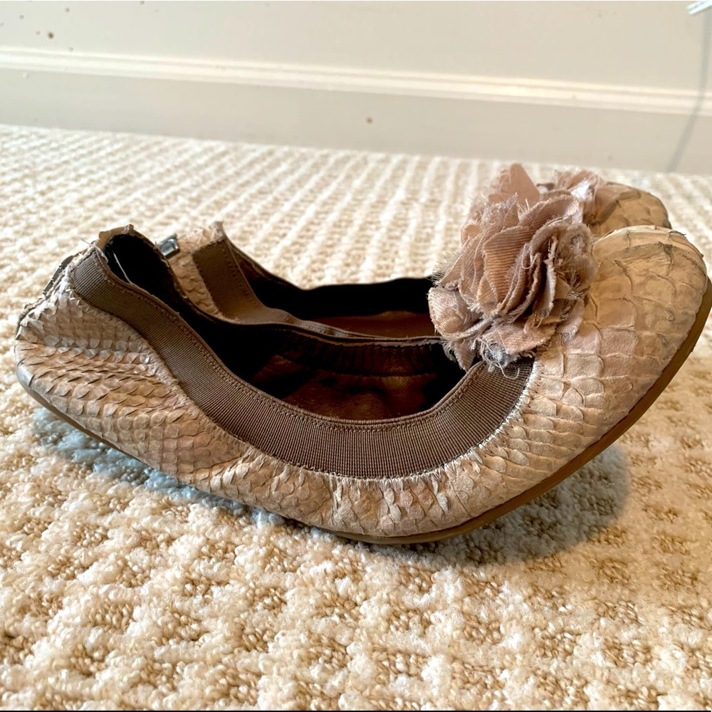 BCBG Max Azria Folding flats